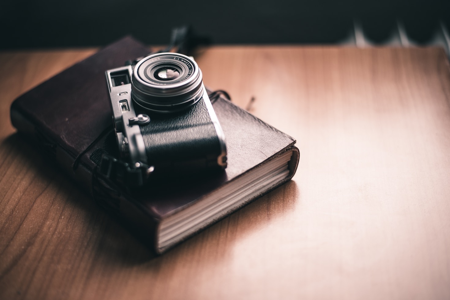 5 Tips for Capturing Unforgettable Family Moments